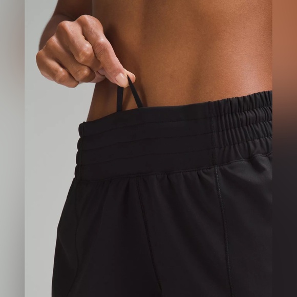 LULULEMON X PELOTON Hotty Hot Short LR - Picture 4 of 10